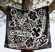 Monochrome Wave Chanel Camellia & No